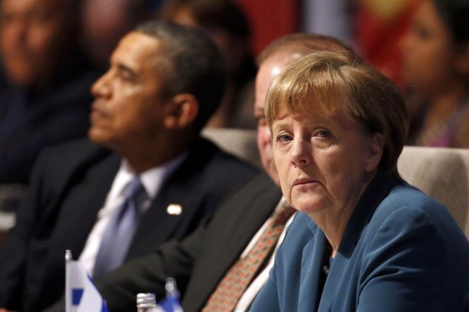 El presidente de EE UU, Barack Obama; el primer minstro de Paquistán, Nawaz Sharif y la canciller alemana, Angela Merkel, ayer en la Cumbre de Seguridad Nuclear.