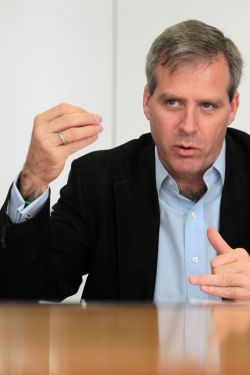 “Hoy solo se sobrevive con valores y jugando muy limpio, como en el rugby”