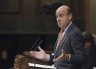 Guindos sugiere a Álvarez que renuncie a su puesto en el BEI Guindos sugiere a Álvarez que renuncie a su puesto en el BEI
