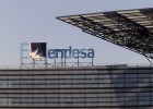 Endesa achaca a la reforma eléctrica y las devaluaciones de la caída de su resultado Endesa achaca a la reforma eléctrica y las devaluaciones de la caída de su resultado