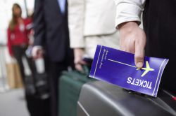 El 75% de los españoles no compra su billete de avión con la suficiente antelación para que le salga más barato.