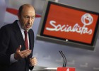Rubalcaba abandona y convoca un Congreso extraordinario Rubalcaba abandona y convoca un Congreso extraordinario