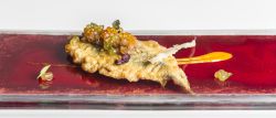 Bocarte relleno de cabrales y vinagreta de manzana.