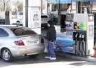 El Gobierno estudia equiparar los impuestos al diésel y a la gasolina El Gobierno estudia equiparar los impuestos al diésel y a la gasolina