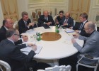 Rusia, Ucrania y la UE celebran en Kiev una reunión de urgencia sobre el suministro de gas Rusia, Ucrania y la UE celebran en Kiev una reunión de urgencia sobre el suministro de gas