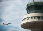 Fuertes retrasos en el aeropuerto de Barcelona por la caída de rayos en un radar Fuertes retrasos en el aeropuerto de Barcelona por la caída de rayos en un radar