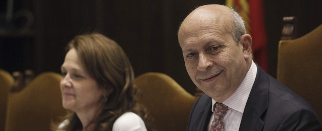 El ministro de Educación, José Ignacio Wert, junto a la secretaria de Estado de Educación, Montserrat Gomendio, durante la reunión del Consejo de Universidades.
