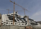 La Junta quiere comprar los terrenos del Algarrobico para derribar el hotel La Junta quiere comprar los terrenos del Algarrobico para derribar el hotel