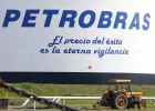 Petrobras gana un 20% menos por las presiones política para evitar el alza de precios Petrobras gana un 20% menos por las presiones política para evitar el alza de precios