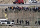 Interior manda 475 efectivos policiales más para frenar la oleada migratoria Interior manda 475 efectivos policiales más para frenar la oleada migratoria
