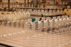 La mejor réplica de una botella de vidrio