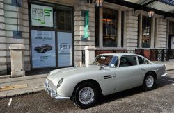 El Aston Martin DB5 que condujo Sean Connery en GoldenEye.