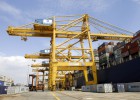 Expertos en el movimiento de contenedores Expertos en el movimiento de contenedores