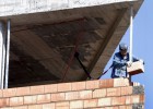 Solo madrileños y vascos trabajan ahora más horas que antes de la crisis Solo madrileños y vascos trabajan ahora más horas que antes de la crisis