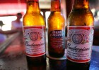 Guerra en la cerveza: Anheuser negocia lanzar una opa sobre SAB Miller Guerra en la cerveza: Anheuser negocia lanzar una opa sobre SAB Miller