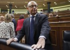 Montoro devolverá a los empleados públicos el 25% de la extra retirada Montoro devolverá a los empleados públicos el 25% de la extra retirada