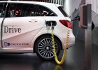 Coches ligeros, ‘enchufados’, eléctricos y conectados Coches ligeros, ‘enchufados’, eléctricos y conectados