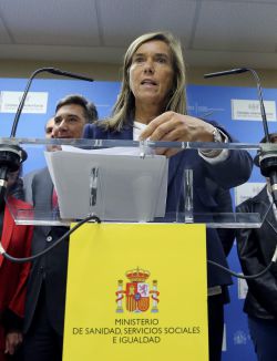 La ministra de Sanidad, Ana Mato, durante su comparecencia al término del primer Consejo Interterritorial del Sistema Nacional de Salud.