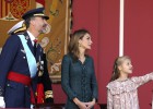 Los Reyes Felipe y Letizia presiden su primer desfile del 12 de octubre Los Reyes Felipe y Letizia presiden su primer desfile del 12 de octubre