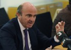 Guindos pide que el plan de inversiones de 300.000 millones financie energía y transportes Guindos pide que el plan de inversiones de 300.000 millones financie energía y transportes
