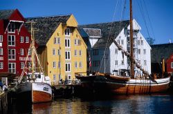 En busca de las auroras boreales por los fiordos noruegos