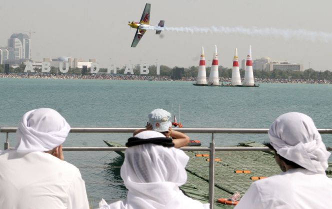 Exhibición aérea de Red Bull en Abu Dhabi.