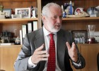 “Mercedes planea vender a EEUU desde Vitoria” “Mercedes planea vender a EEUU desde Vitoria”