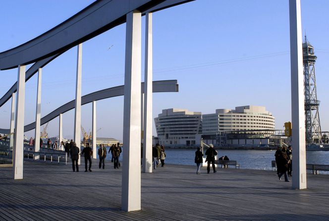 Port de Barcelona, FCC, ACS, Acciona y Santander subastan el WTCB