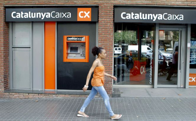 En la imagen, una sucursal de CatalunyaCaixa, marca comercial de Catalunya Banc, en Barcelona. EFEArchivo