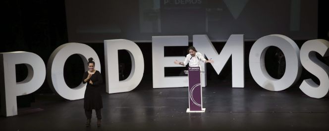 El líder de Podemos, Pablo Iglesias (centro), interviene durante el acto de clausura de la Asamblea Ciudadana.