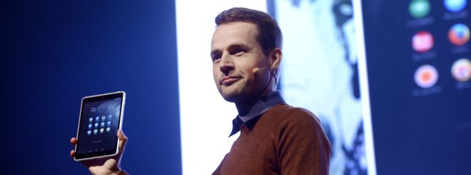 Sebastian Nystrom, jefe de producto de la compañía, presenta la nueva tableta de Nokia.