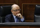El déficit autonómico sube un 24,6% y el estatal cae un 15,5% El déficit autonómico sube un 24,6% y el estatal cae un 15,5%