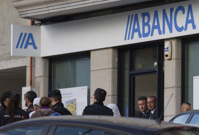 Fachada de una oficina de Abanca en Vigo