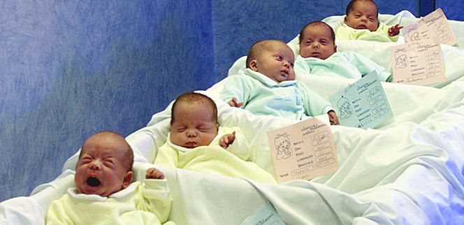 El número de nacimientos en España crece por primera vez desde 2010, aunque aumenta menos la población.