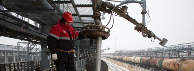 Imagen de una refinería en Rusia.