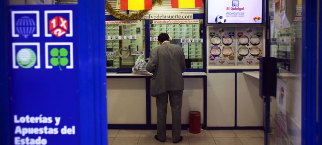 Interior de una administración de lotería.