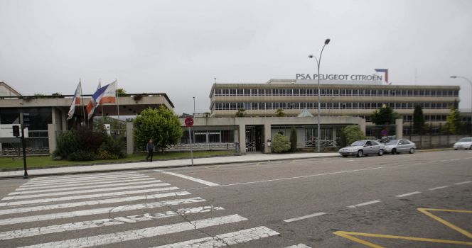 La planta de PSA Peugeot Citröen de Vigo será la encargada de fabricar las furgonetas del modelo K9. EFEArchivo