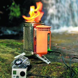 El infiernillo Bio Lite calienta, ilumina, sirve para cocinar... y aprovecha la energía calorífica para recargar dispositivos electrónicos.