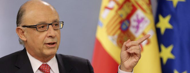 El ministro de Hacienda, Cristobal Montoro, durante la rueda de prensa posterior al Consejo de Ministros en el Palacio de La Moncloa en Madrid. EFEArchivo