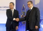 Lituania adopta el euro entre esperanzas y temores Lituania adopta el euro entre esperanzas y temores