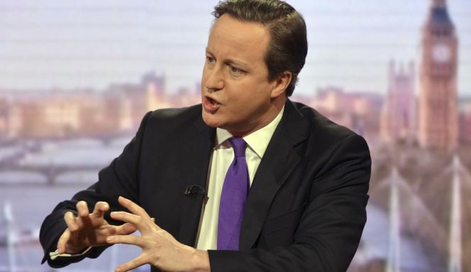 El primer ministros británico, David Cameron, ayer, en una entrevista en los estudios de la BBC en Londres.