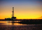 El petróleo ahonda su caída libre por la producción récord El petróleo ahonda su caída libre por la producción récord