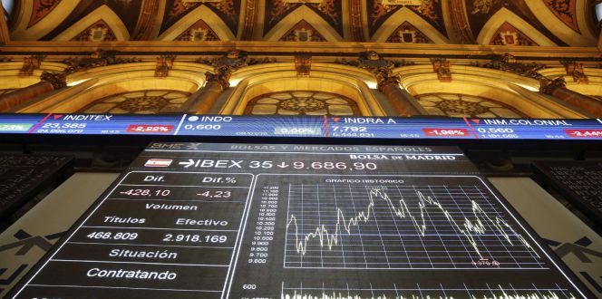 Vista de una pantalla de la Bolsa de Madrid que muestra el principal indicador de la bolsa española, el IBEX 35.