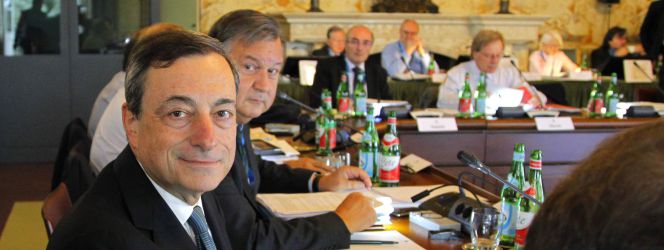 Mario Draghi, presidente del BCE, antes del comienzo de una reunión del Consejo de Gobierno del organismo