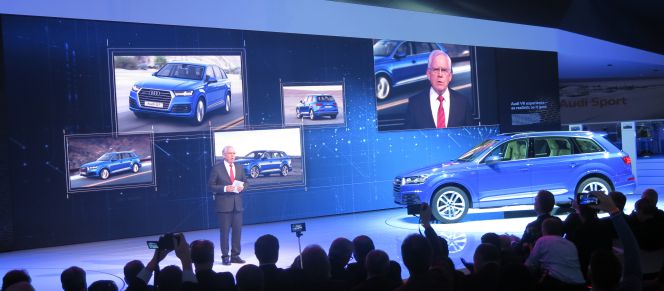 El máximo responsable de desarrollo técnico de Audi, Ulrich Hackenberg, durante la presentación del nuevo Audi Q7.