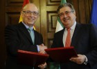Montoro sitúa el crecimiento económico por encima del 2% en 2015 Montoro sitúa el crecimiento económico por encima del 2% en 2015