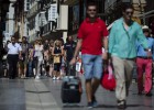 España se queda a las puertas de los 65 millones de turistas España se queda a las puertas de los 65 millones de turistas