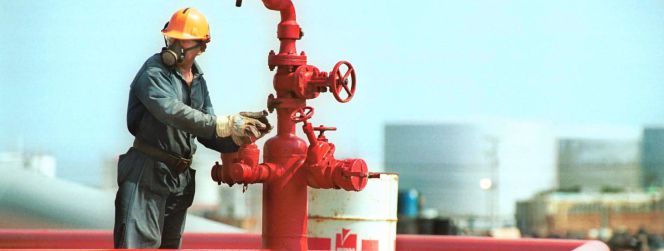 Los gigantes del petróleo preparan despidos masivos