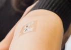 Un tatuaje temporal mide automáticamente la glucosa de los diabéticos Un tatuaje temporal mide automáticamente la glucosa de los diabéticos
