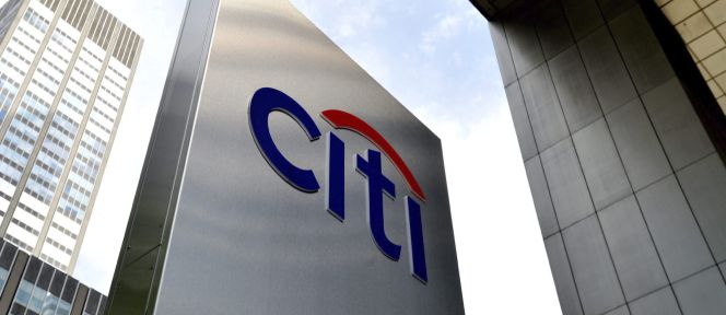 Fotografía de archivo fechada el 9 de julio de 2014 que muestra el logotipo del grupo bancario Citigroup que puede verse en su edificio de Nueva York, en Estados Unidos.